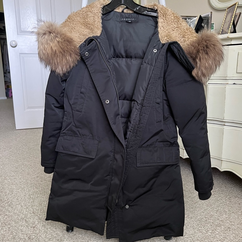 Theory black down parka size P